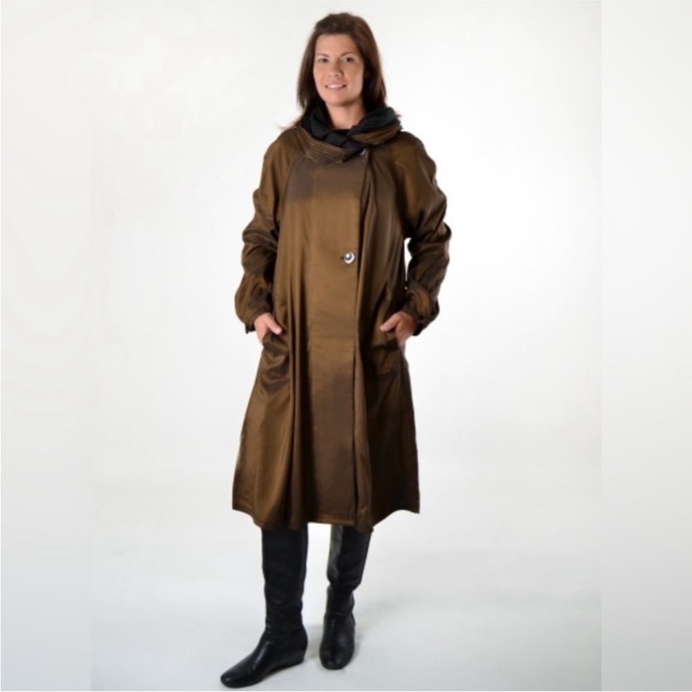 Donatella Mycra Pac Now reversible pleated scarf zipper rain coat cape one size